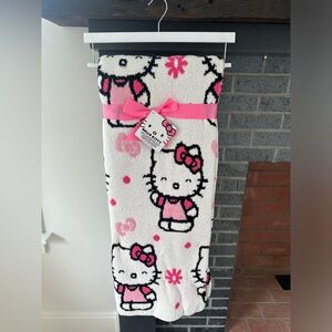 NWT Hello Kitty Sanrio White and Pink Super Soft Throw Blanket